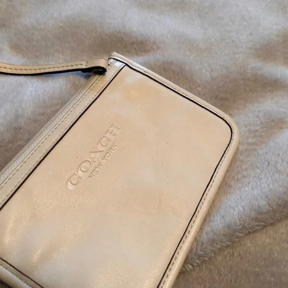Coach Cream Shoulder Bag - Picture 6 of 7